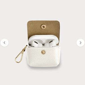 Bandolier White Pebbled Leather AirPods Case with Gold Hardware